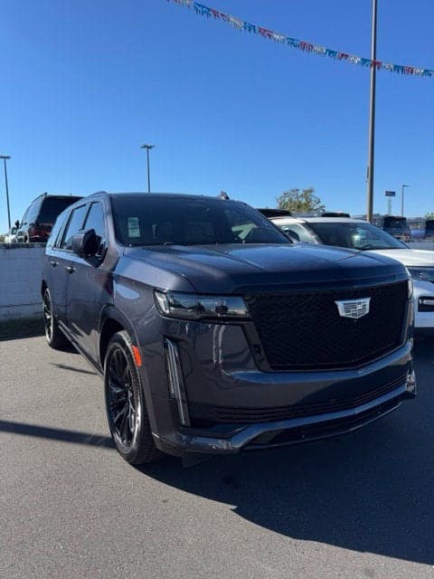 2023 Cadillac Escalade ESV Base — photo 1 of 2