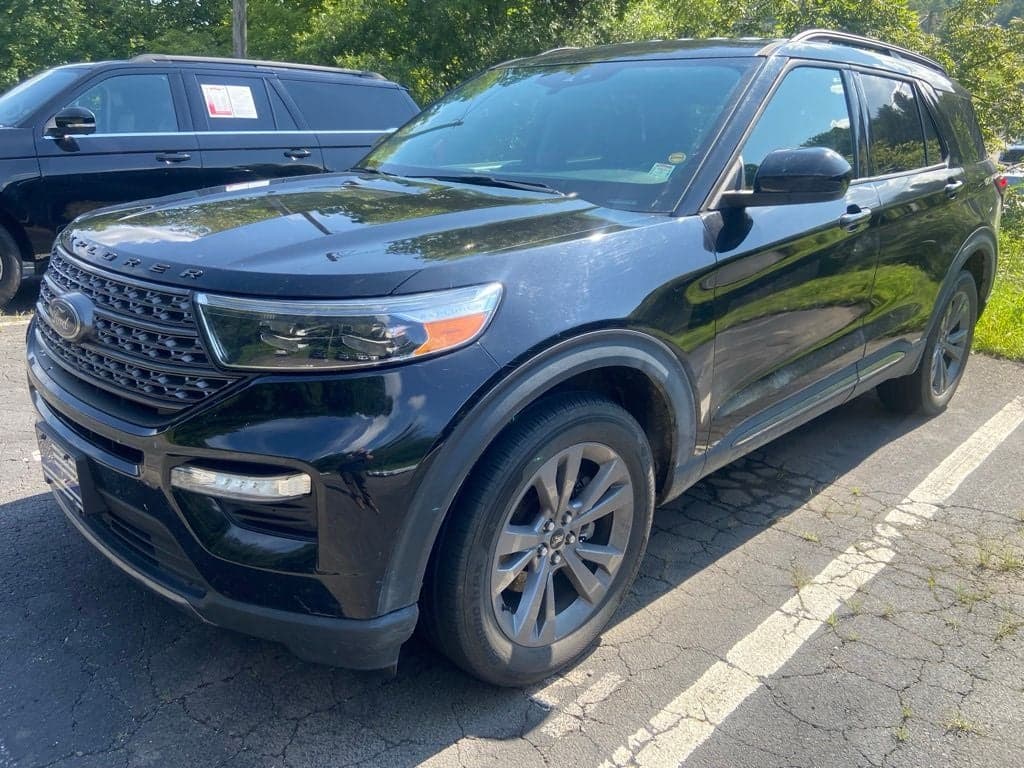 2022 Ford Explorer XLT — photo 1 of 30