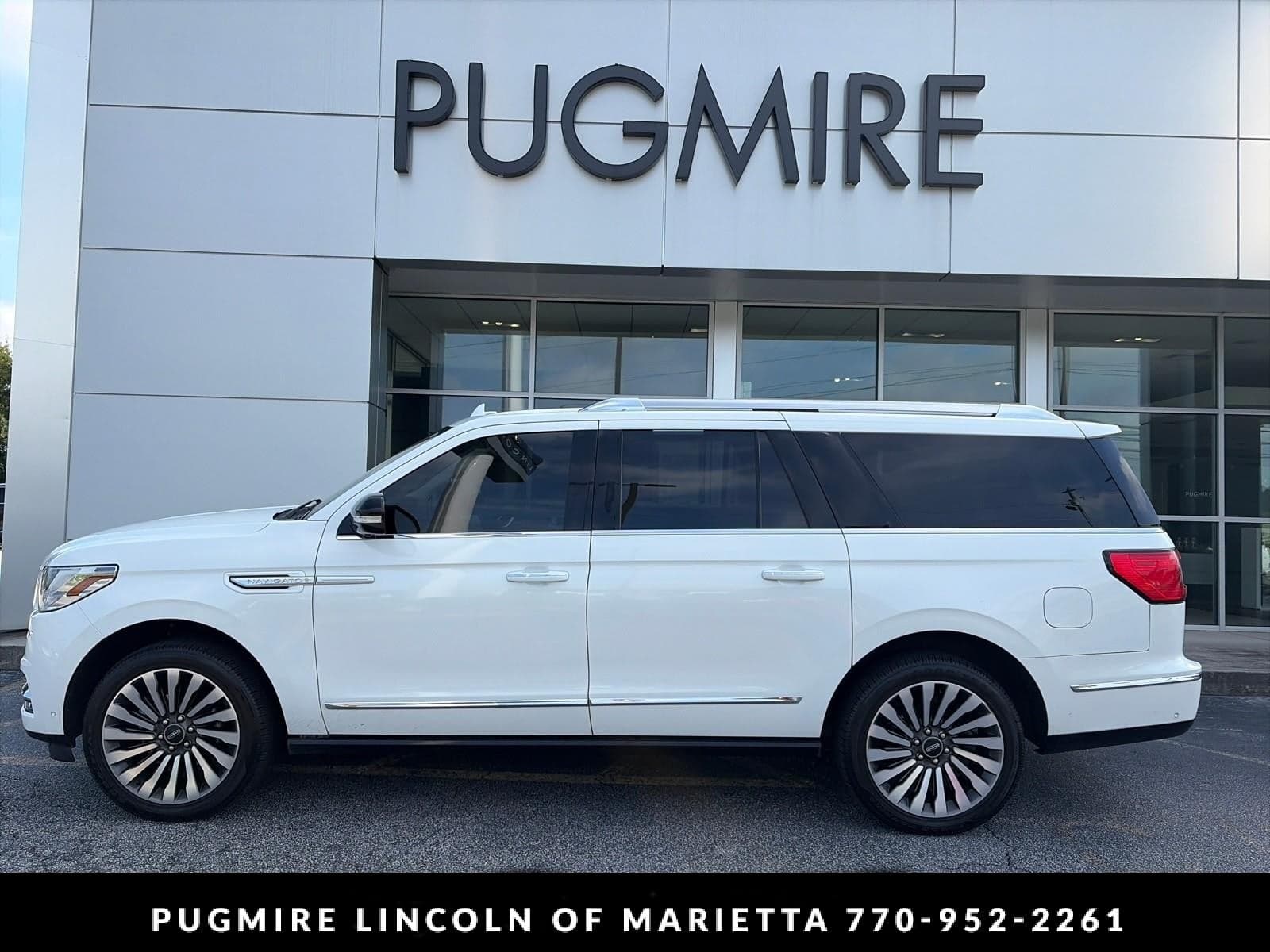 2020 Lincoln Navigator L Reserve — photo 1 of 10
