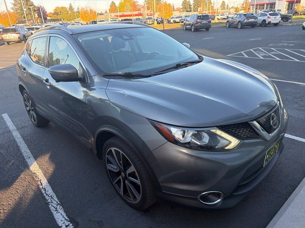 2018 Nissan Rogue Sport SL — photo 1 of 5