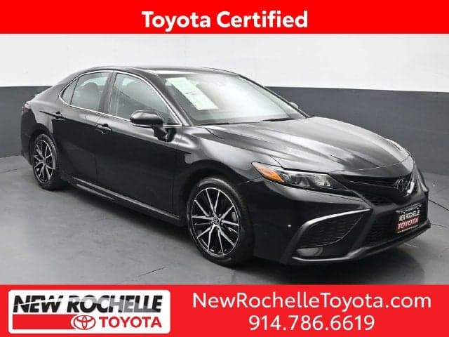 2024 Toyota Camry SE — photo 1 of 5