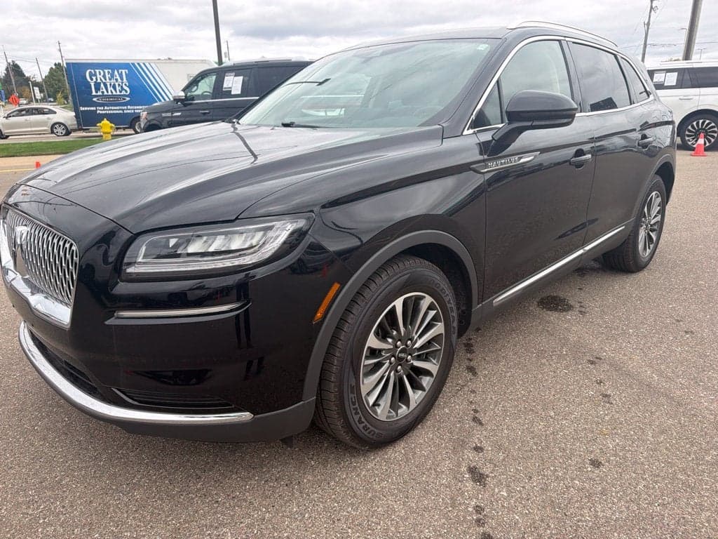 2023 Lincoln Nautilus Standard — photo 1 of 5