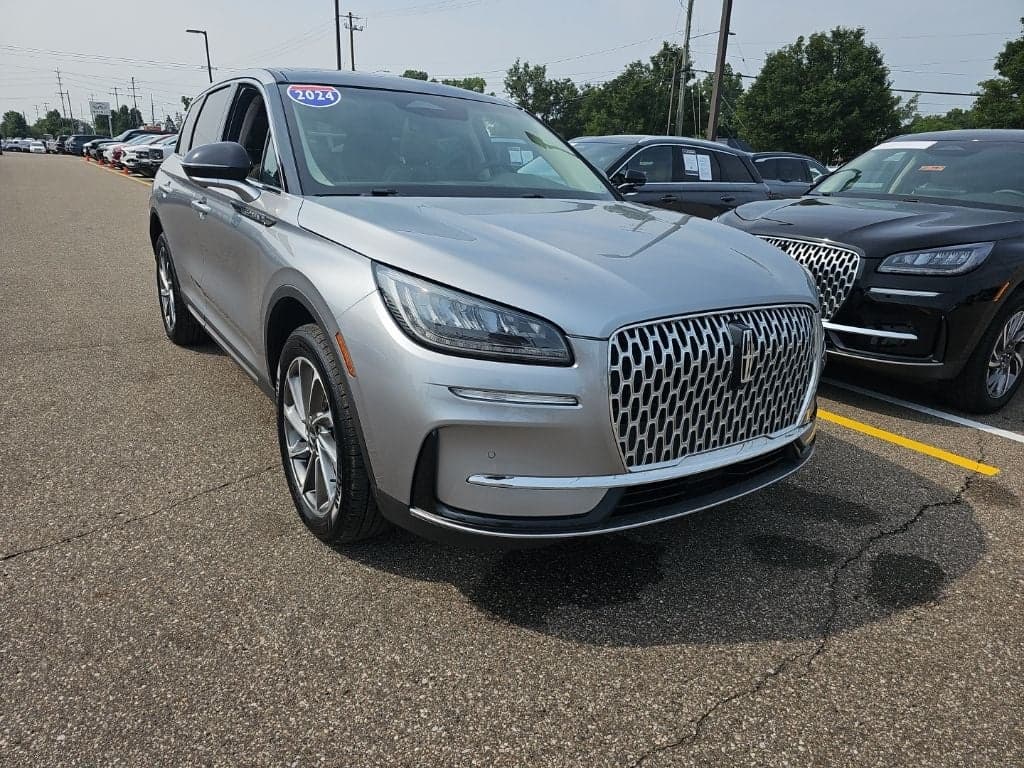 2024 Lincoln Corsair Premiere — photo 1 of 33