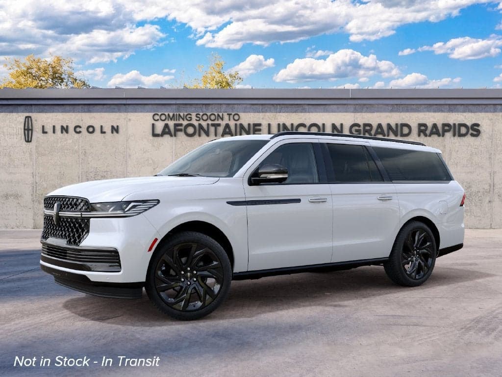 2027 Lincoln Navigator L Base — photo 1 of 5