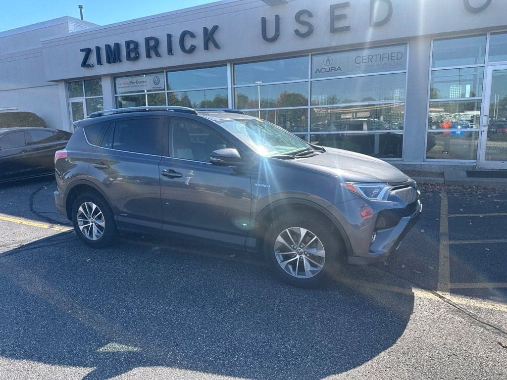 2017 Toyota RAV4 Hybrid XLE — photo 1 of 5