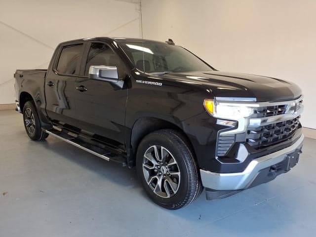 2022 Chevrolet Silverado 1500 LT — photo 1 of 40