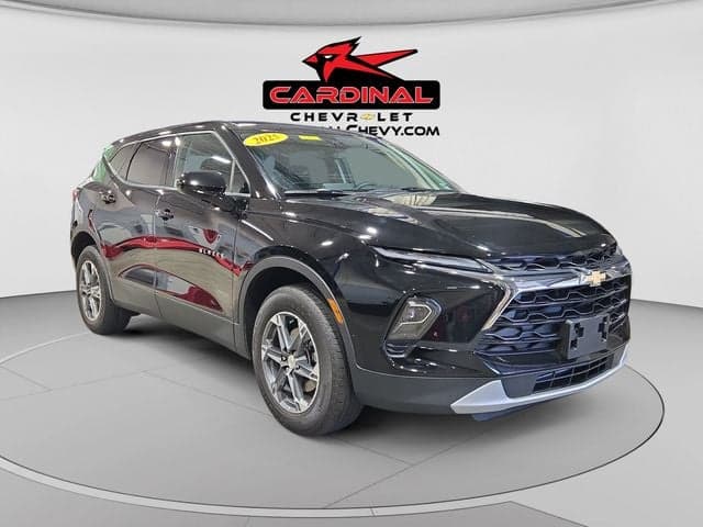 2025 Chevrolet Blazer LT — photo 1 of 40