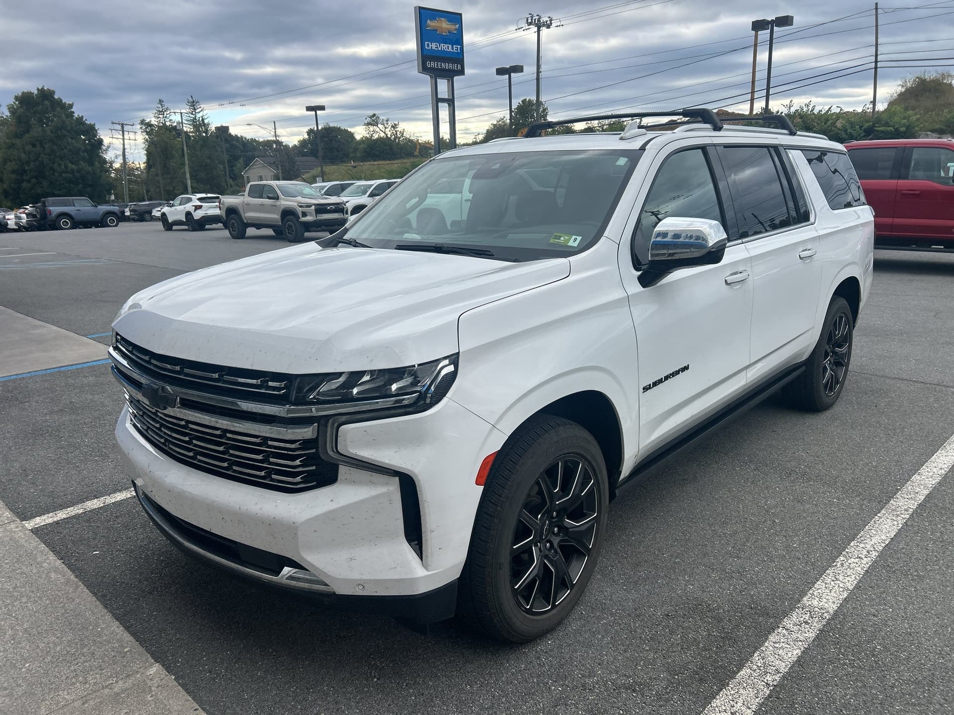 2024 Chevrolet Suburban Premier — photo 1 of 5