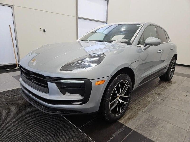 2025 Porsche Macan AWD — photo 1 of 26