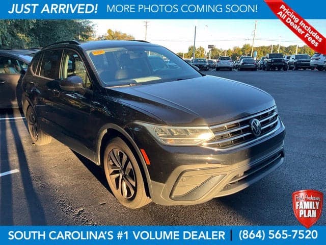 2022 Volkswagen Tiguan Base — photo 1 of 5