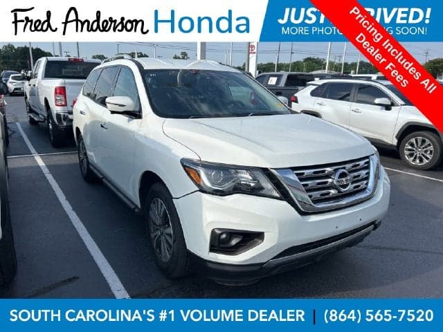 2017 Nissan Pathfinder SL — photo 1 of 26