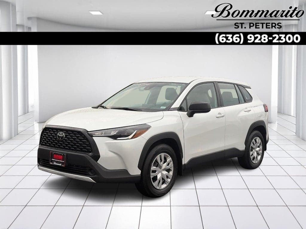 2022 Toyota Corolla Cross L 4WD (Natl) — photo 1 of 41