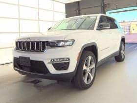 2023 Jeep Grand Cherokee Limited — photo 1 of 16