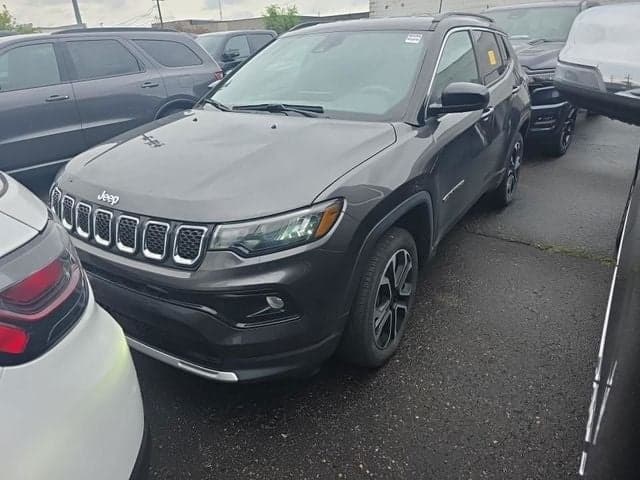 2023 Jeep Compass Limited — photo 1 of 8