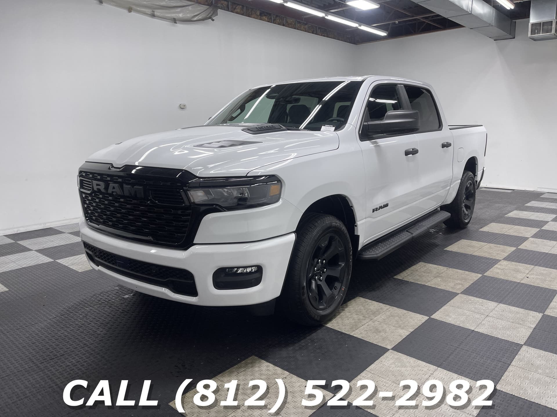 2026 RAM 1500 RAM 1500 EXPRESS CREW CAB 4X4 5'7' BOX — photo 1 of 24