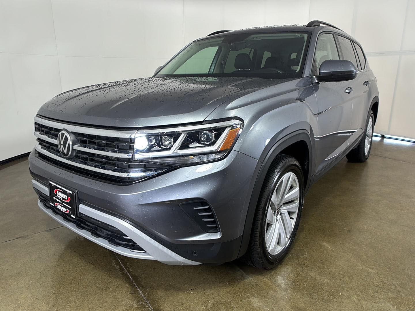 2021 Volkswagen Atlas 3.6L V6 SE w/Technology — photo 1 of 32