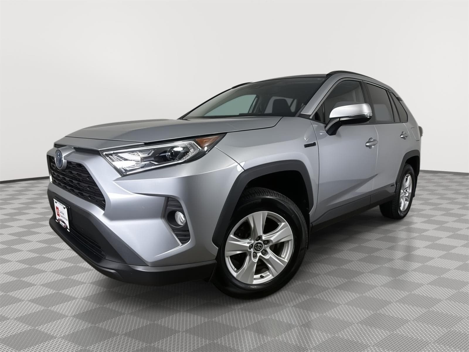 2020 Toyota RAV4 Hybrid XLE — photo 1 of 5