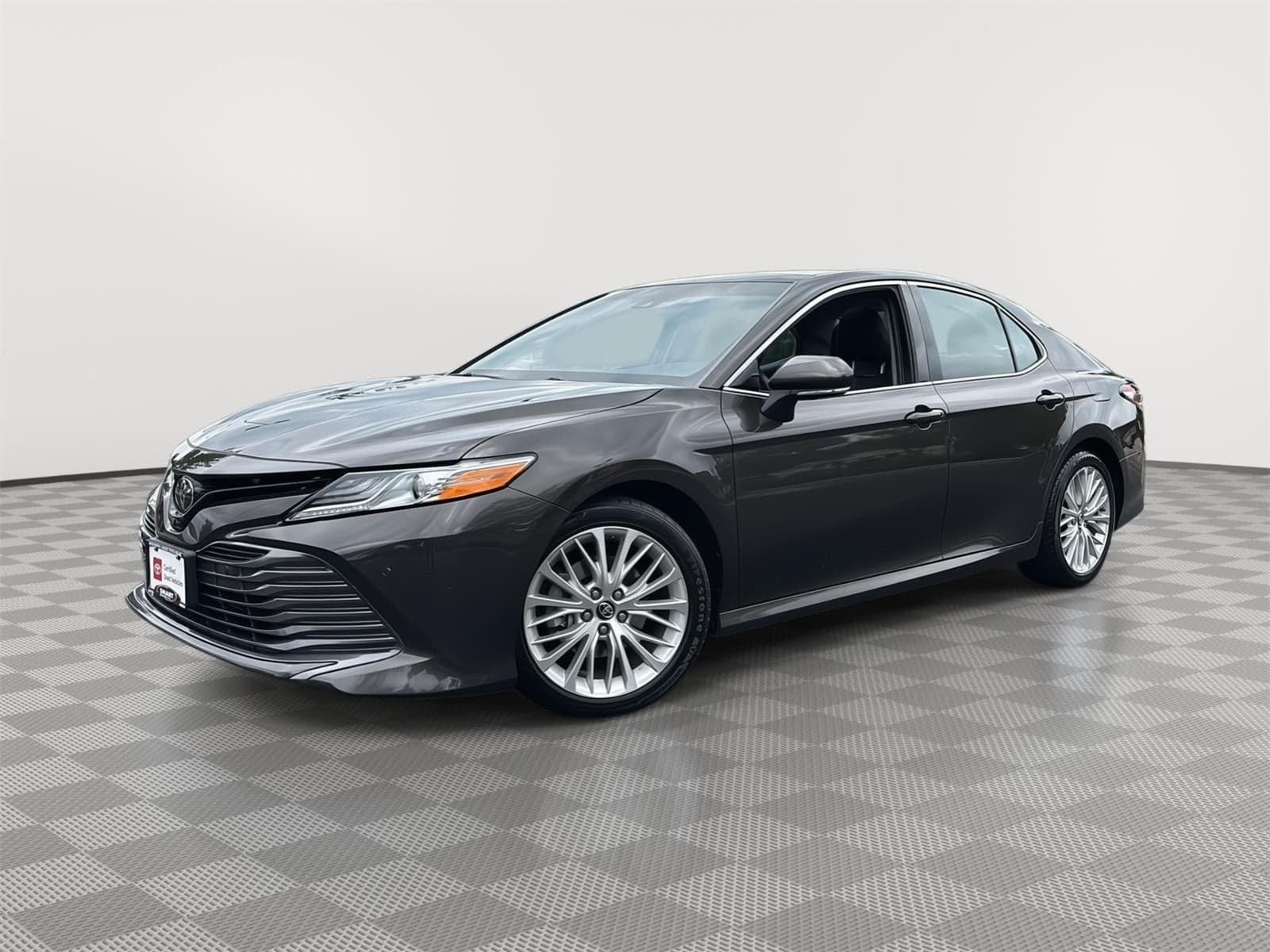 2018 Toyota Camry XLE — photo 1 of 41