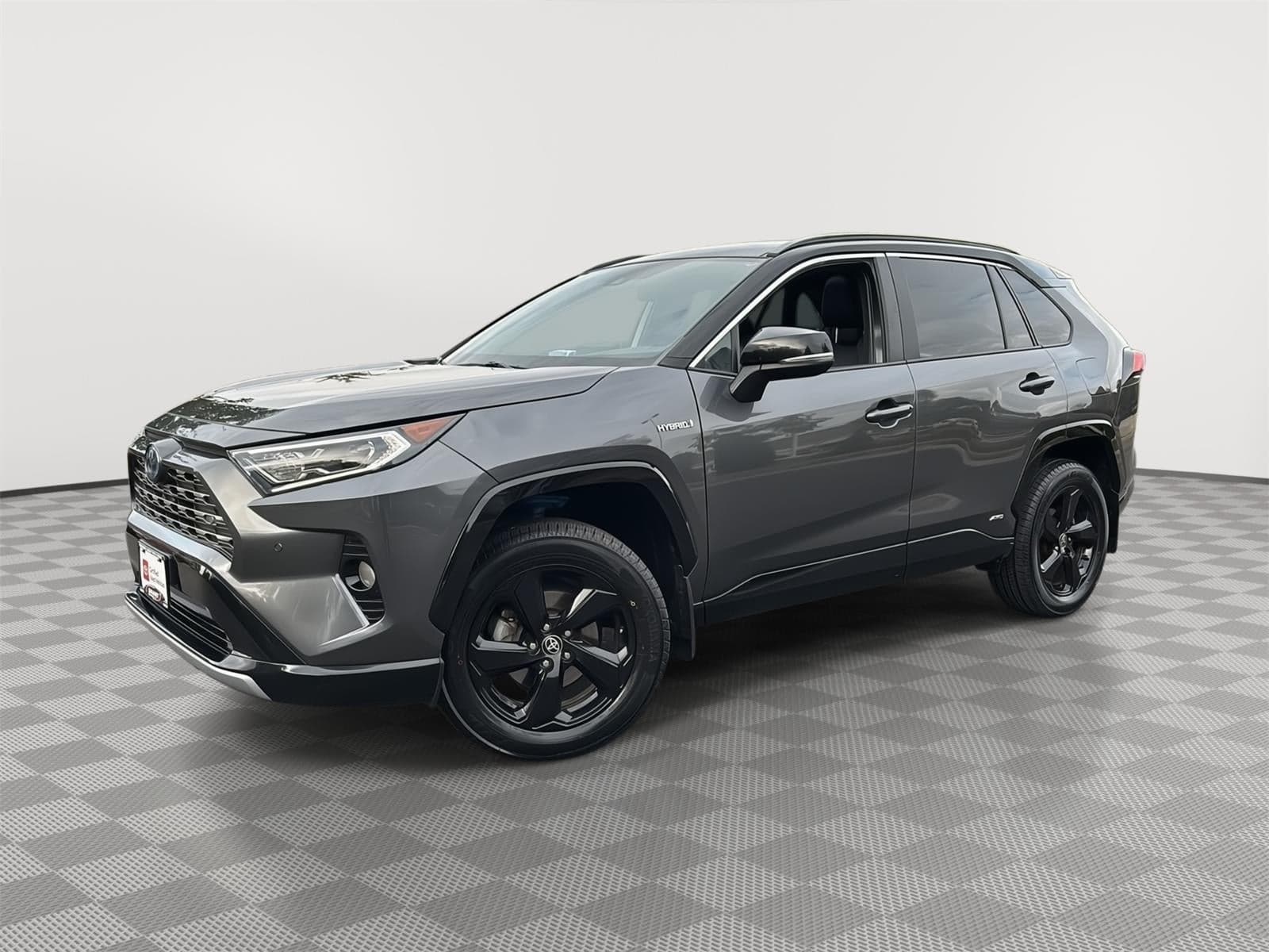2021 Toyota RAV4 Hybrid XSE — photo 1 of 5