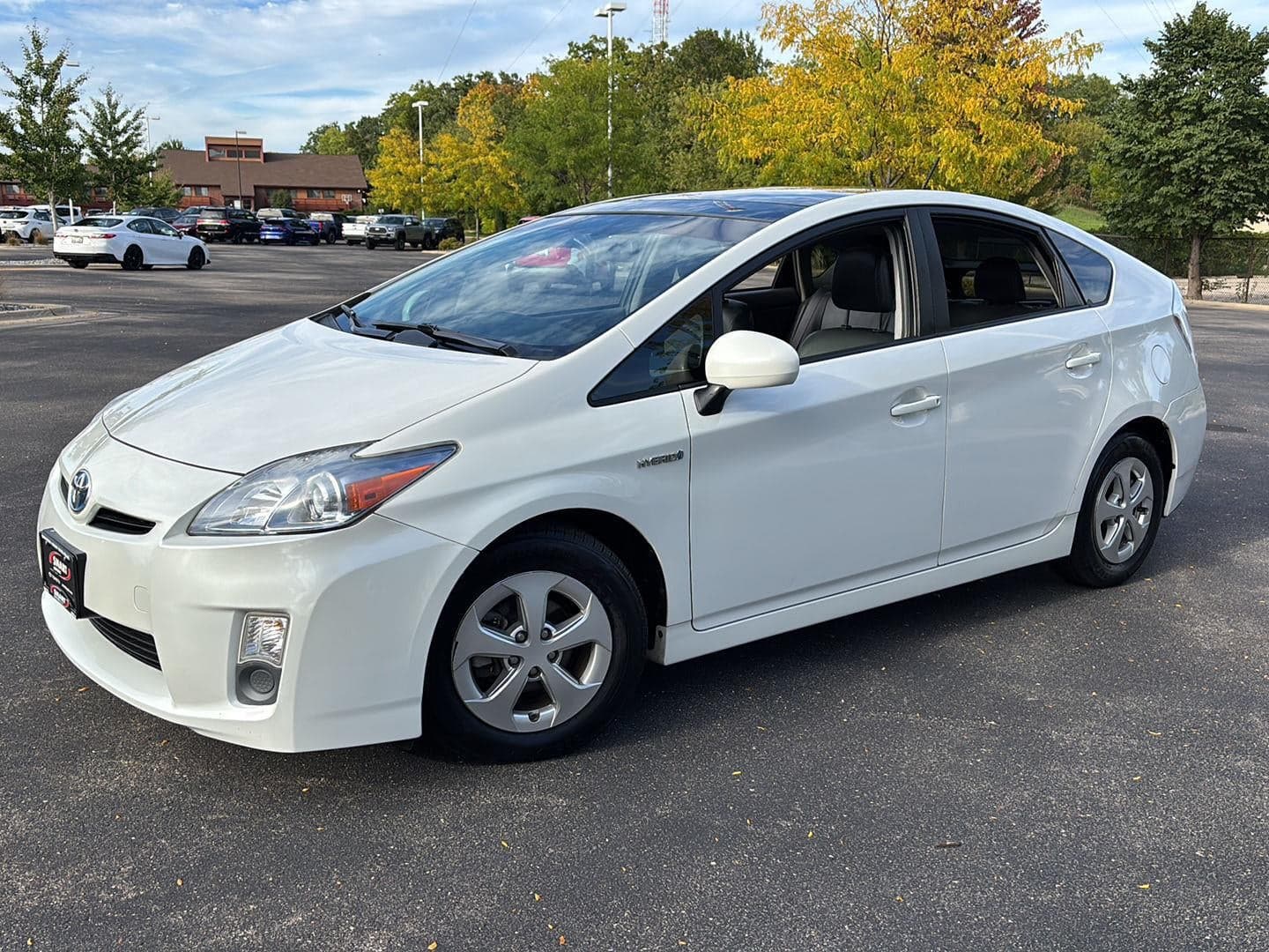 2010 Toyota Prius IV — photo 1 of 28