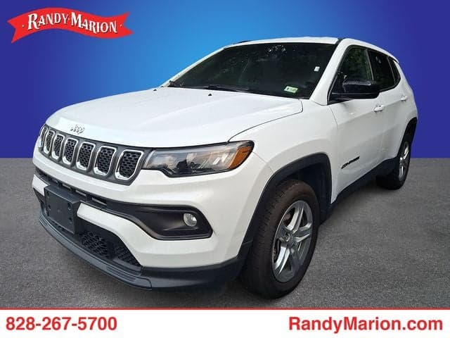 2024 Jeep Compass Latitude — photo 1 of 22