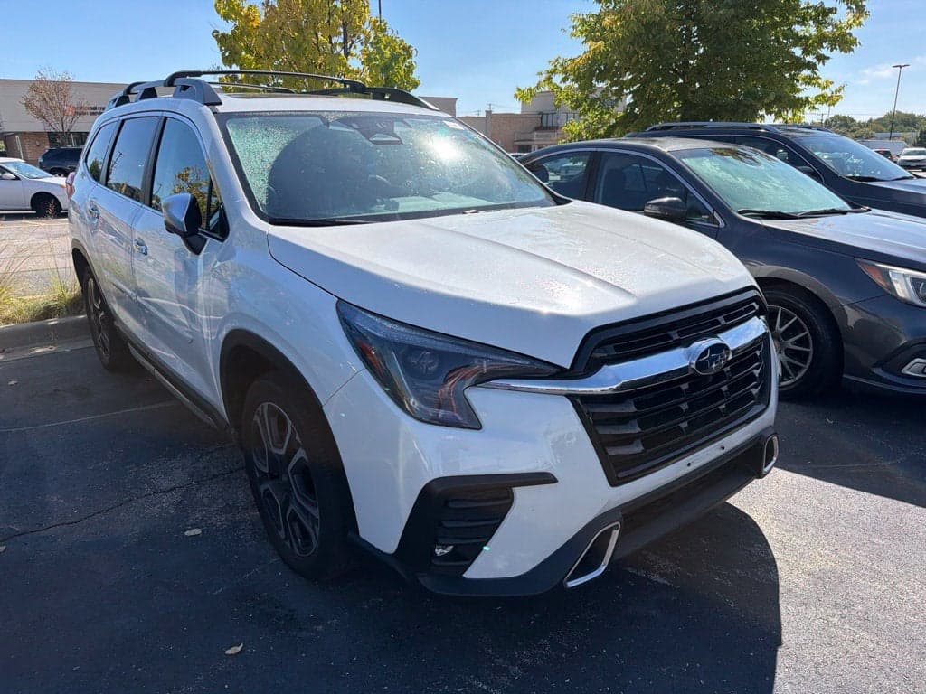 2023 Subaru Ascent Touring — photo 1 of 5