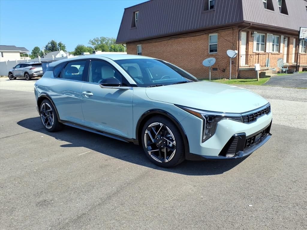 2026 Kia K4 GT-Line — photo 1 of 13