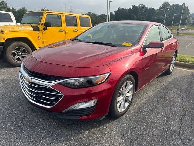 2025 Chevrolet Malibu LT — photo 1 of 11