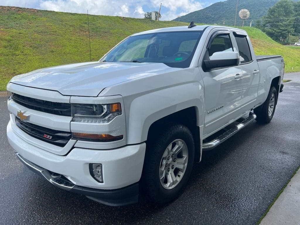 2016 Chevrolet Silverado 1500 LT LT2 — photo 1 of 10