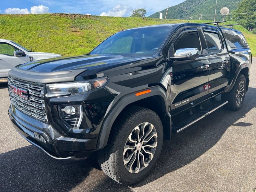2026 GMC Canyon Denali — photo 1 of 8