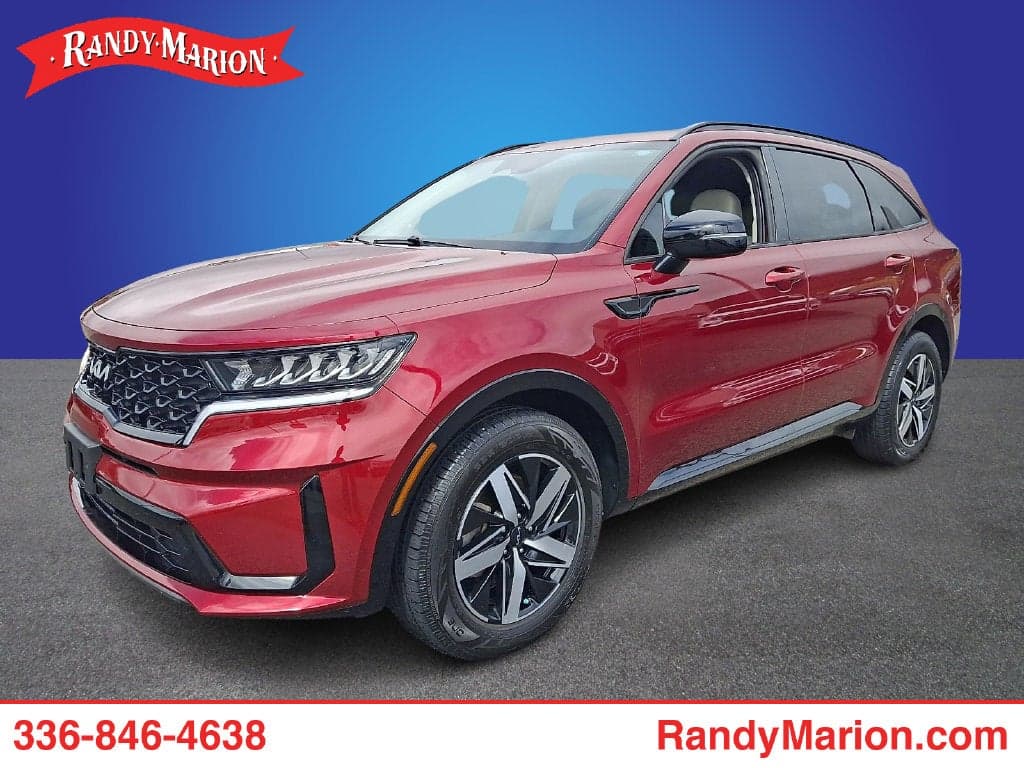 2023 Kia Sorento S — photo 1 of 9