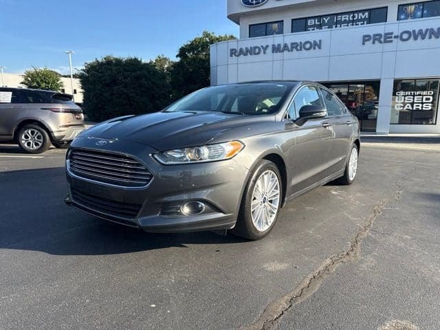 2016 Ford Fusion SE — photo 1 of 42