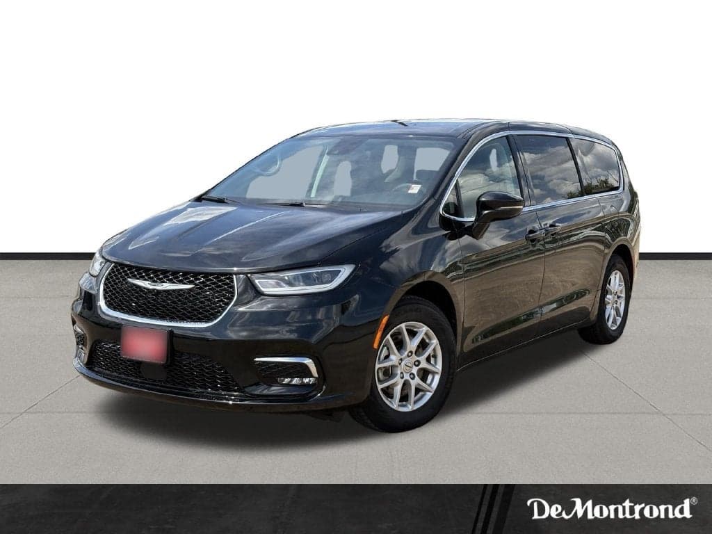 2024 Chrysler Pacifica Touring L — photo 1 of 29