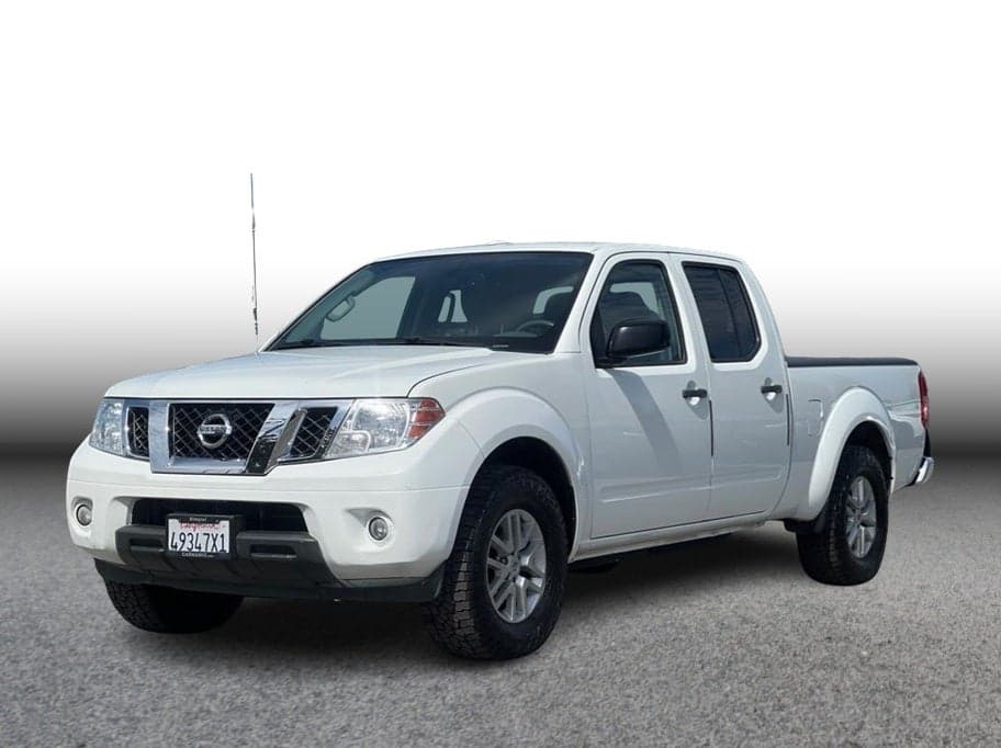 2016 Nissan Frontier Crew Cab SV Pickup 4D 6 ft — photo 1 of 40