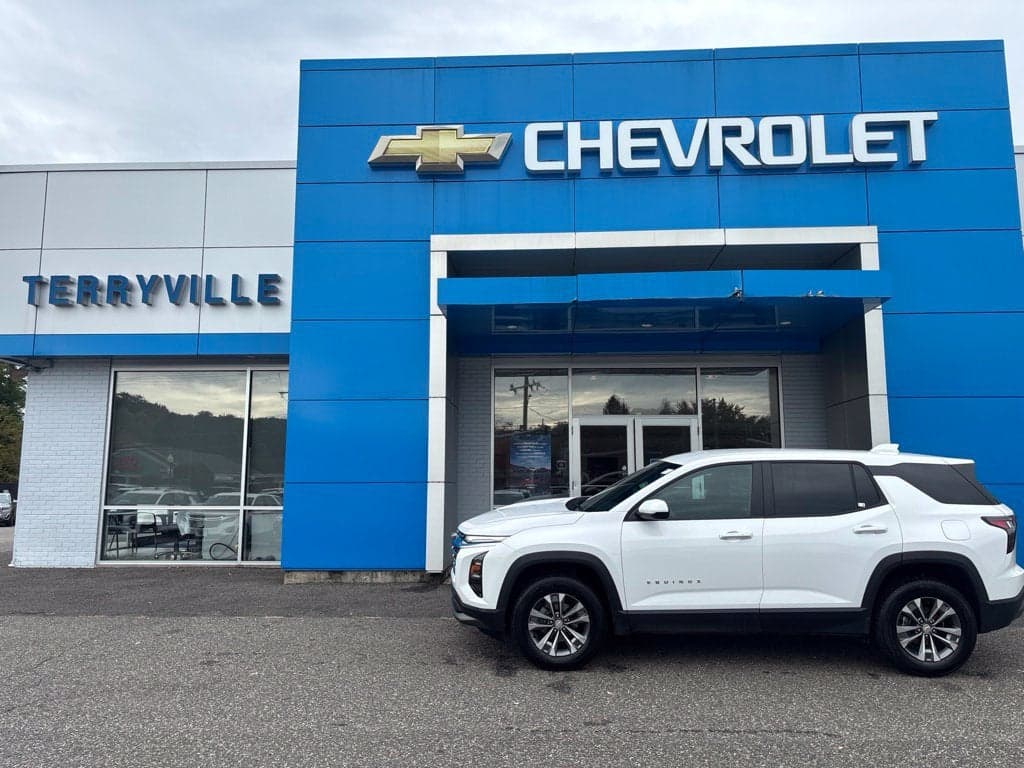 2026 Chevrolet Equinox AWD LT — photo 1 of 39