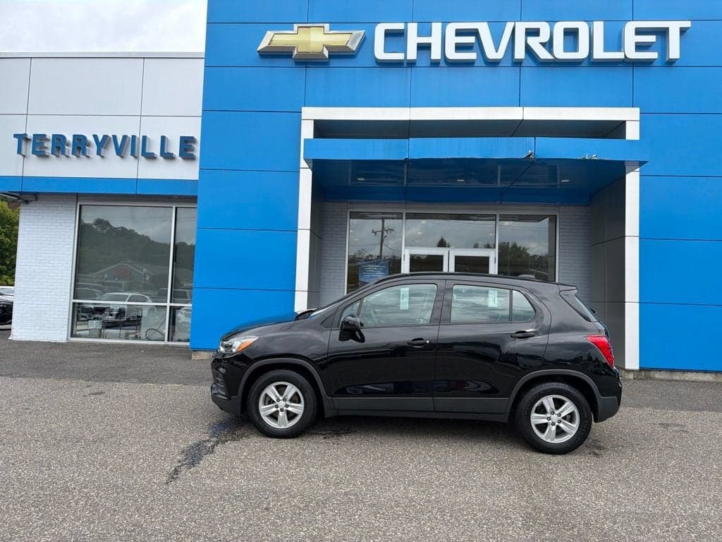 2020 Chevrolet Trax LS — photo 1 of 41