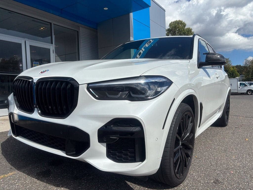2023 BMW X5 M50i — photo 1 of 22