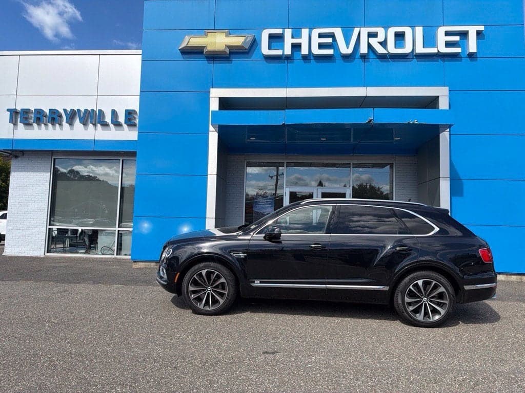 2017 Bentley Bentayga W12 — photo 1 of 30
