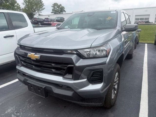 2025 Chevrolet Colorado Base — photo 1 of 10
