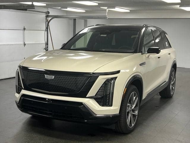 2027 Cadillac VISTIQ Sport — photo 1 of 19