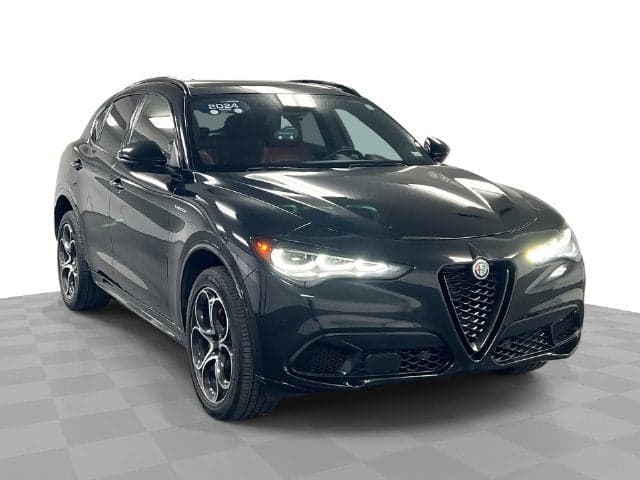 2024 Alfa Romeo Stelvio Veloce — photo 1 of 5