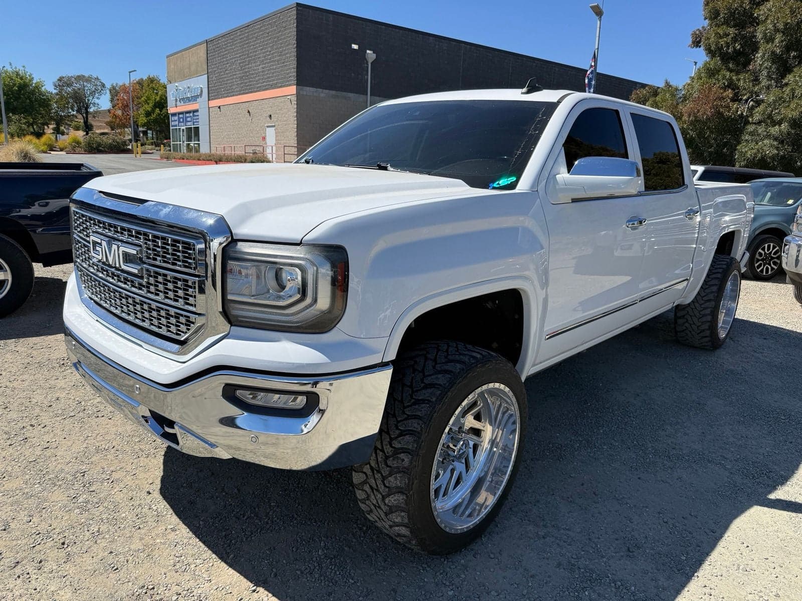 2018 GMC Sierra 1500 SLT — photo 1 of 28