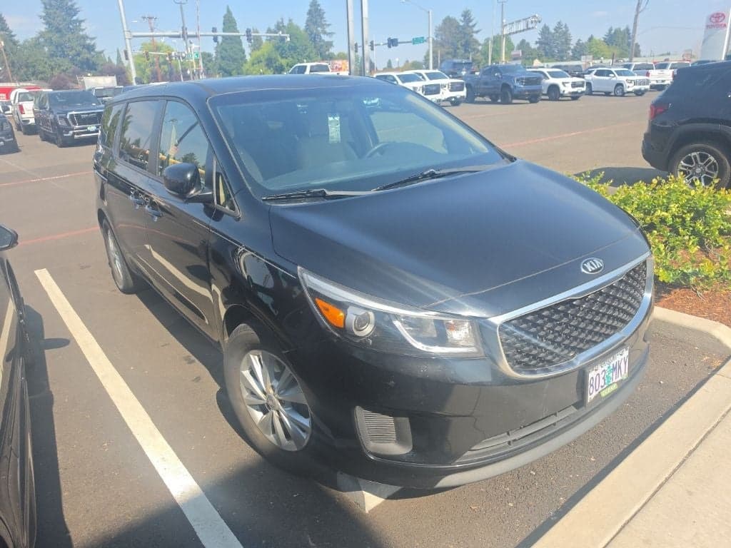 2018 Kia Sedona LX — photo 1 of 10