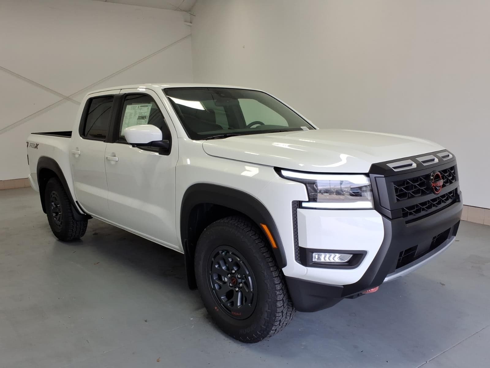 2026 Nissan Frontier PRO-X — photo 1 of 33