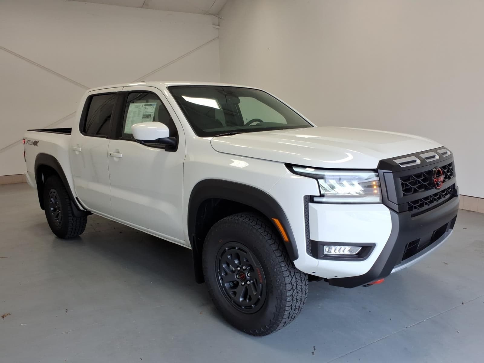 2026 Nissan Frontier PRO-4X — photo 1 of 33
