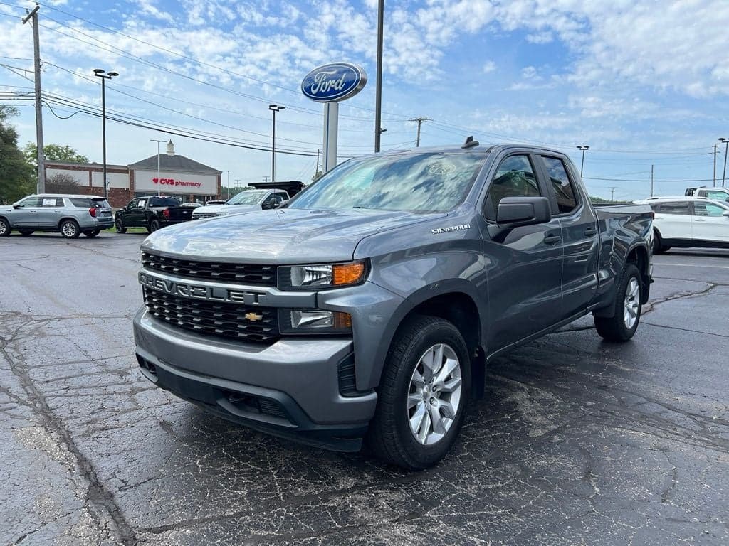 2020 Chevrolet Silverado 1500 Custom — photo 1 of 22
