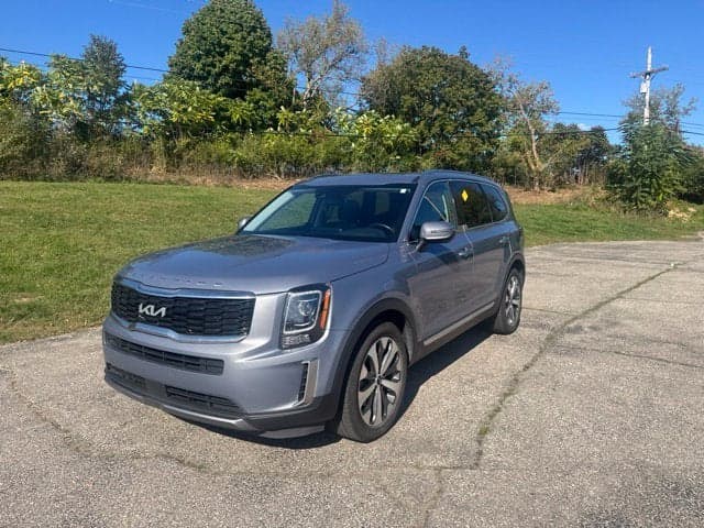 2022 Kia Telluride S — photo 1 of 5