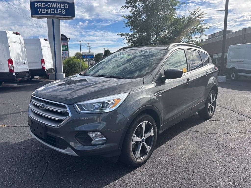 2017 Ford Escape SE — photo 1 of 10