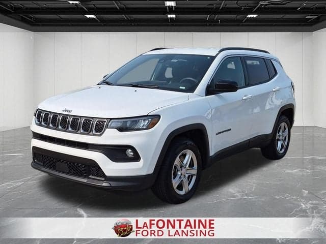 2024 Jeep Compass Latitude — photo 1 of 49