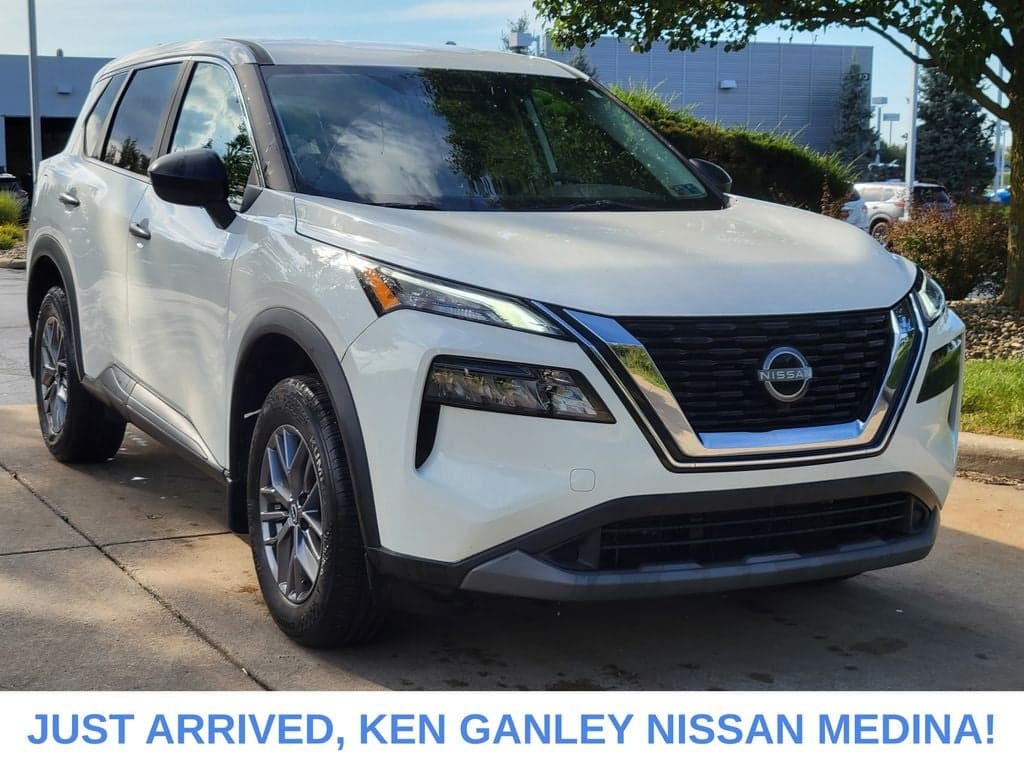 2023 Nissan Rogue S — photo 1 of 37